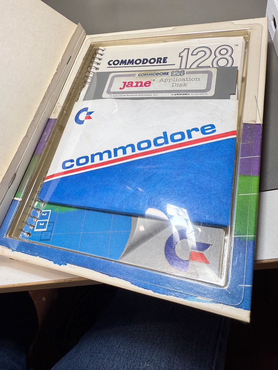 Commodore 128 Jane, box contents